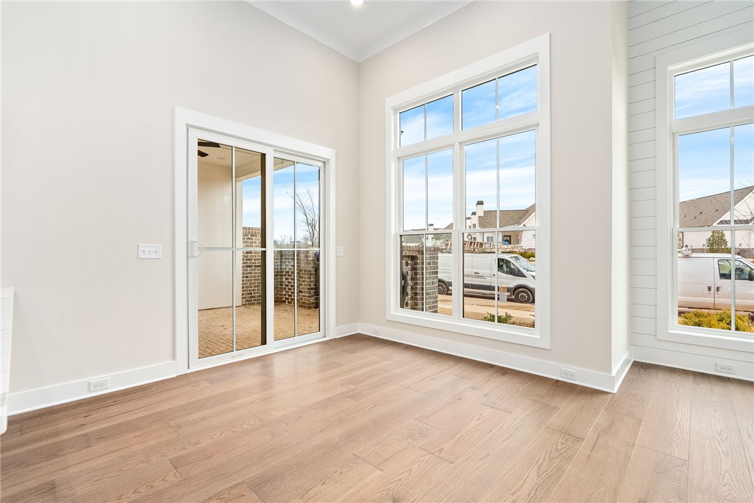 2046 DAWSON CORNER Loop