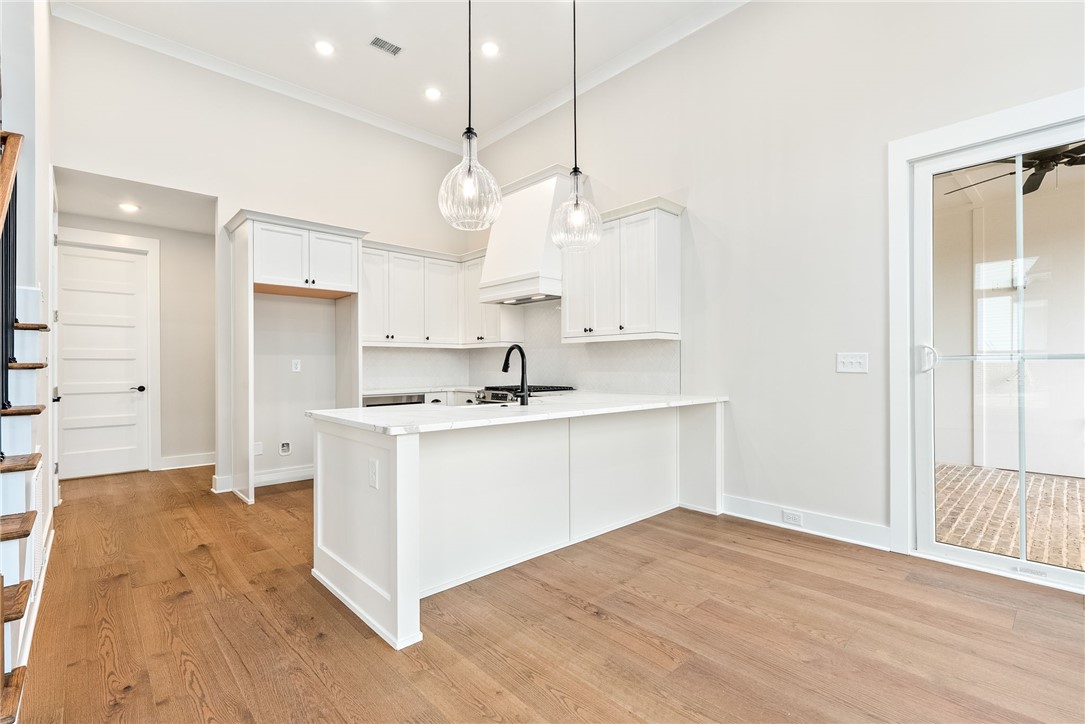 2046 DAWSON CORNER Loop