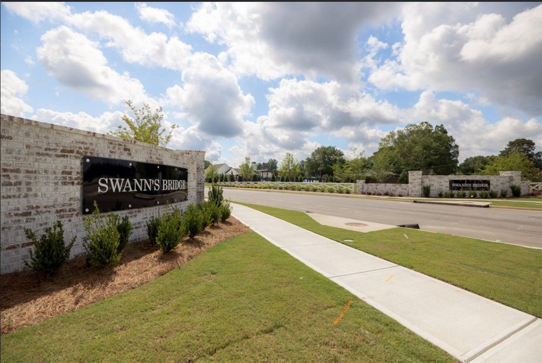 304 TUNDRA SWANN Lane