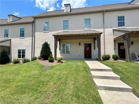 Photo of 2252 PAM Circle, Auburn, AL 36832 (MLS # 180088)