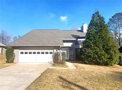 Photo of 1156 OVERWOOD Court, Auburn, AL 36830 (MLS # 178211)