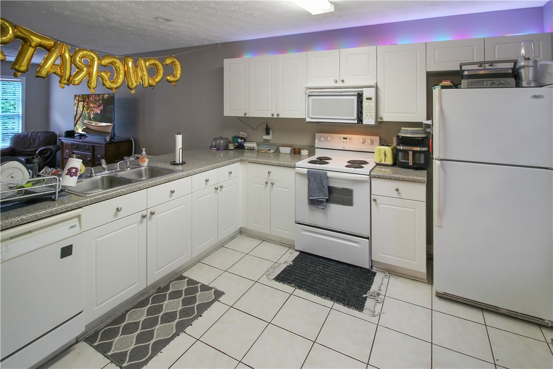 1477 N DONAHUE Drive 3905