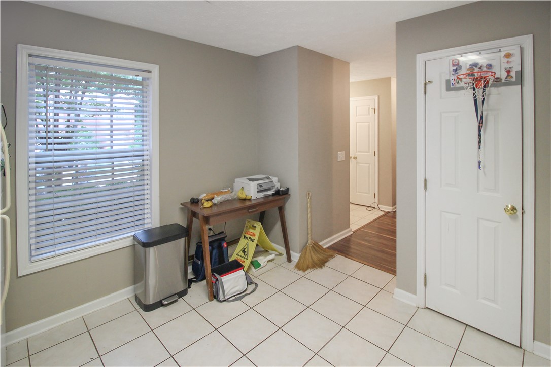 1477 N DONAHUE Drive 3905