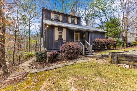 Photo of 51 FALLING WATER Circle, Dadeville, AL 36853 (MLS # 179601)
