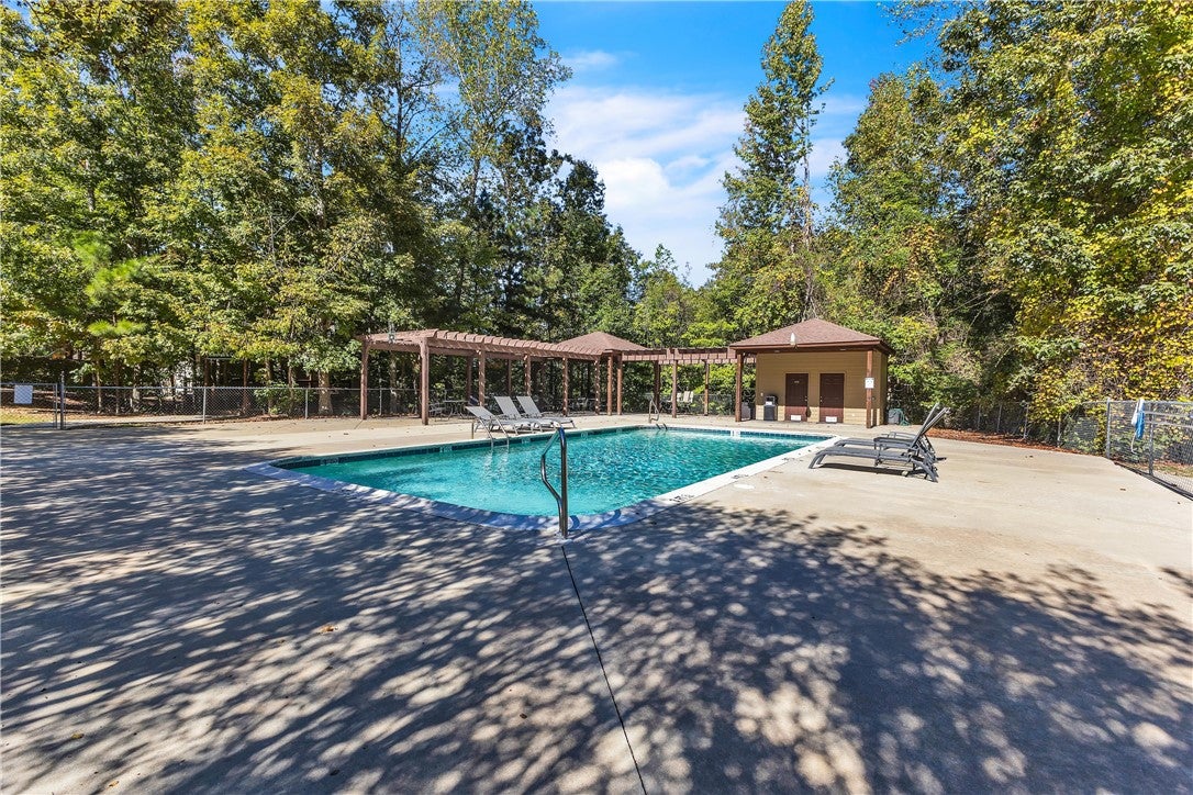 51 FALLING WATER Circle