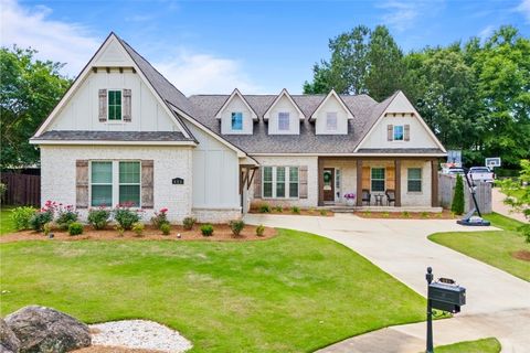 484 BENNINGTON Court Auburn AL 36830