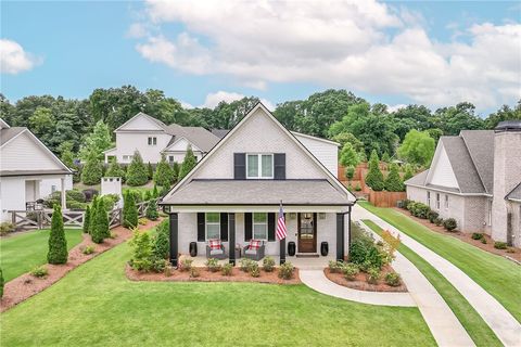Photo of 557 ARBOR Drive, Auburn, AL 36830 (MLS # 180626)