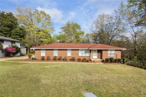 Photo of 1201 DENSON Drive, Opelika, AL 36801 (MLS # 179263)