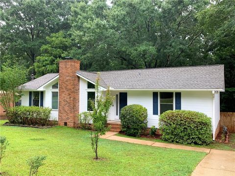 Photo of 3107 NORTHGATE Drive, Opelika, AL 36801 (MLS # 181027)