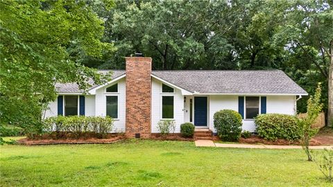 Photo of 3107 NORTHGATE Drive, Opelika, AL 36801 (MLS # 181027)