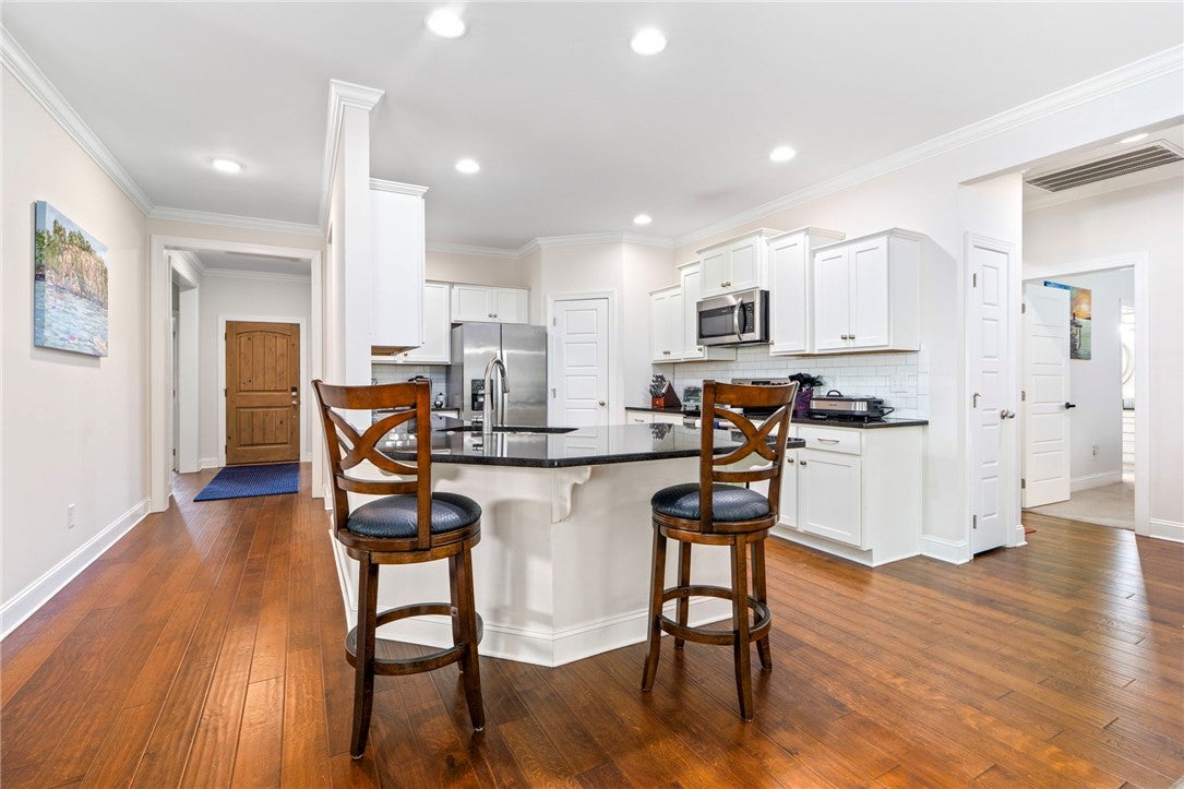 716 SHELTON COVE Lane