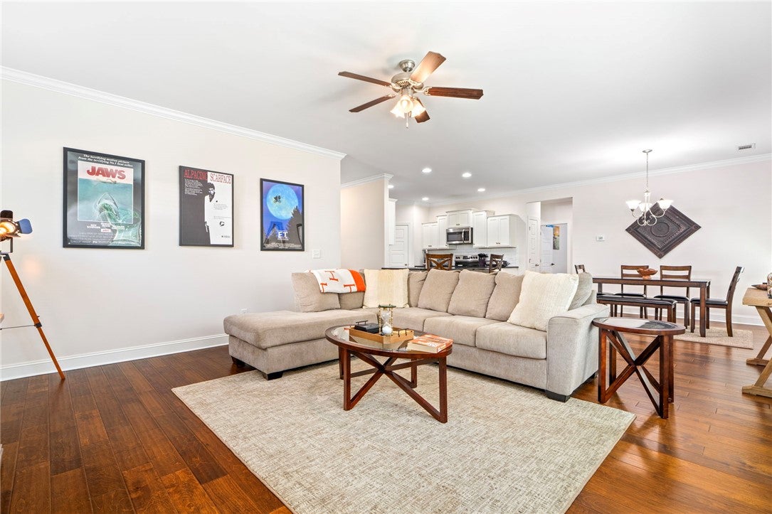 716 SHELTON COVE Lane