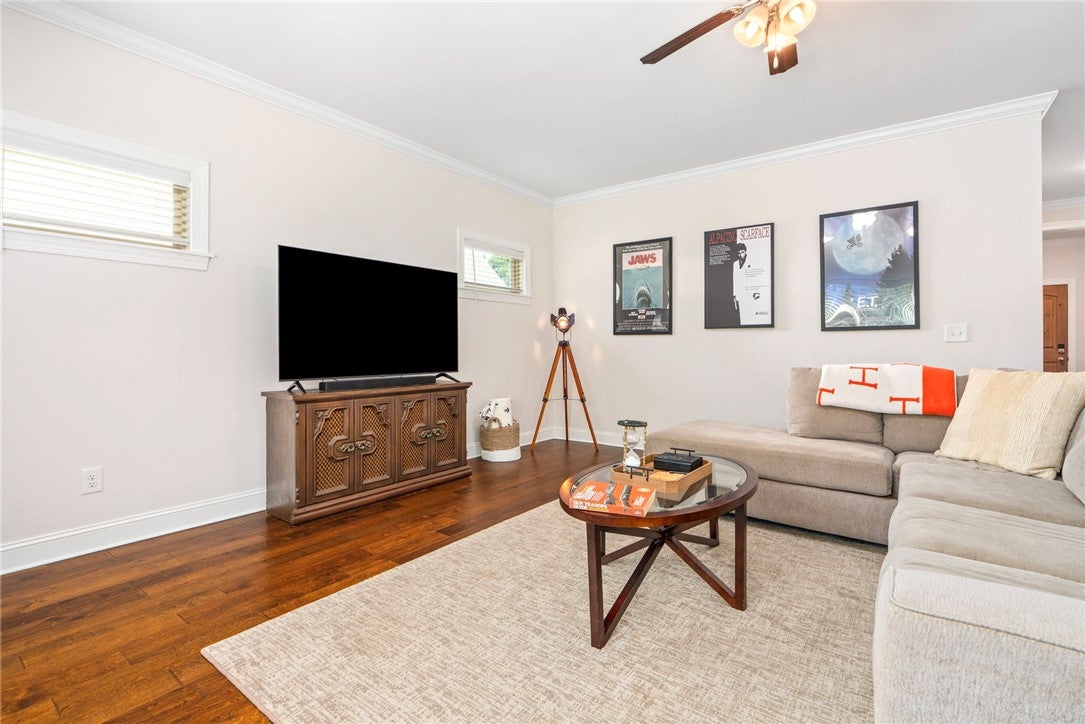 716 SHELTON COVE Lane