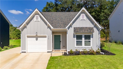 Photo of 318 GRAY Street, Opelika, AL 36801 (MLS # 182324)