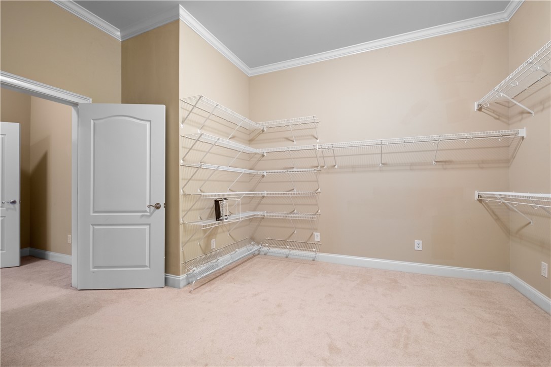 Auburn, Alabama 36830, United States, 6 Bedrooms Bedrooms, ,5 BathroomsBathrooms,Residential,Active,146829