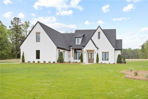 Photo of 6807 BRAMBLE Lane, Auburn, AL 36830 (MLS # 179250)