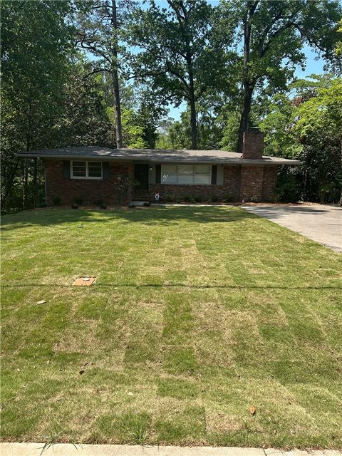 Photo of 643 N COLLEGE Street, Auburn, AL 36830 (MLS # 180094)