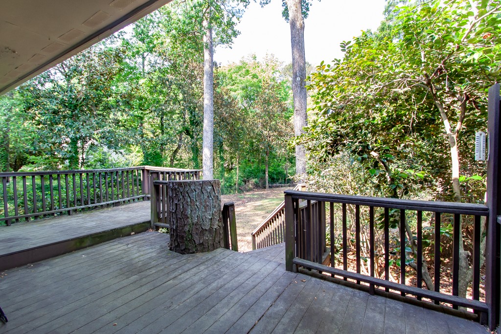 643 N COLLEGE Street