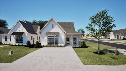 113 HUNTERS Way Opelika AL 36801