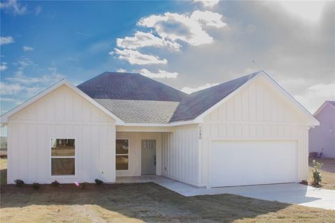 Photo of 1240 30TH Street, Valley, AL 36854 (MLS # 177185)