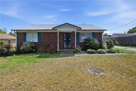 Photo of 1502 31ST Street, Valley, AL 36854 (MLS # 179486)