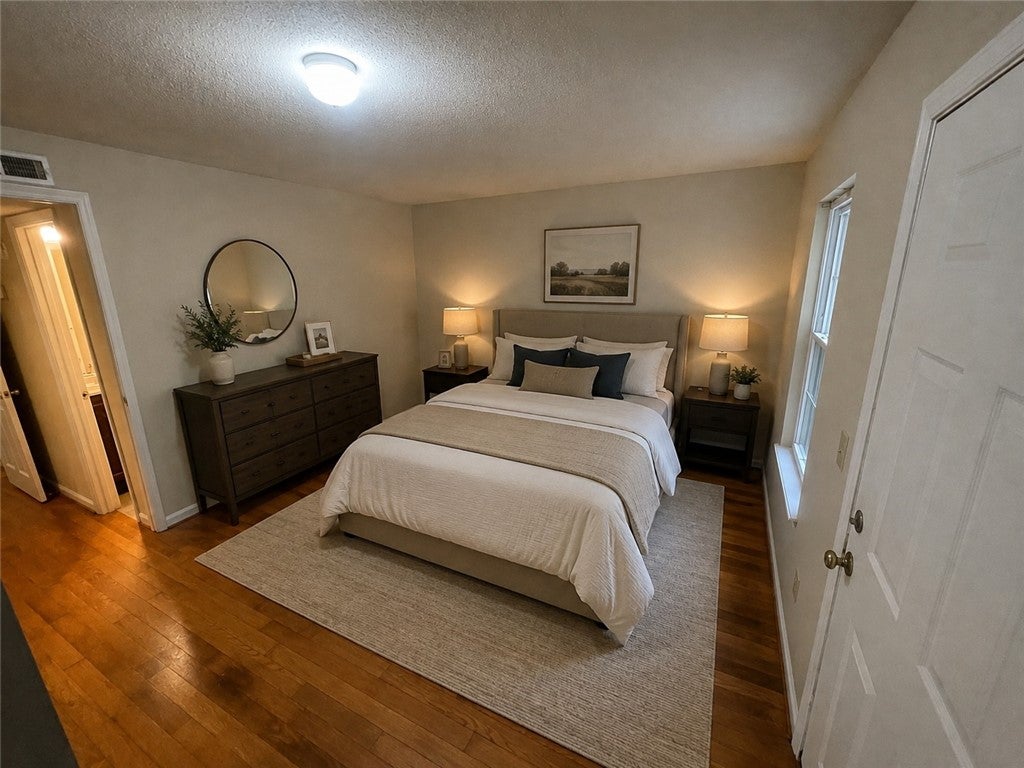 Photo of 1761 WIRE Road #10-6, Auburn, AL 36830 (MLS # 181815)