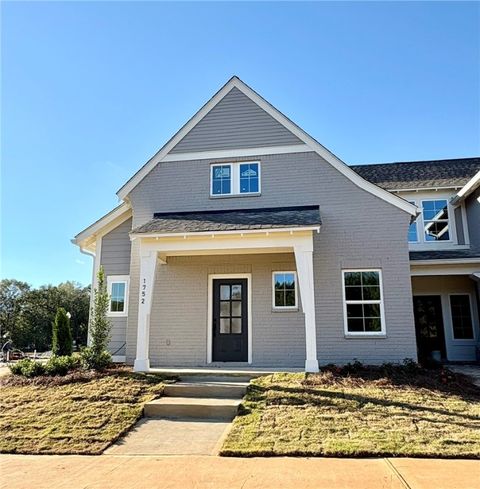 1752 WOODLAND PINES Lane 274 Auburn AL 36830