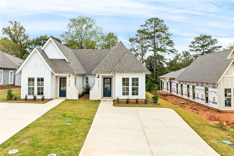 Photo of 3226 BRADLEY Lane, Auburn, AL 36830 (MLS # 178175)