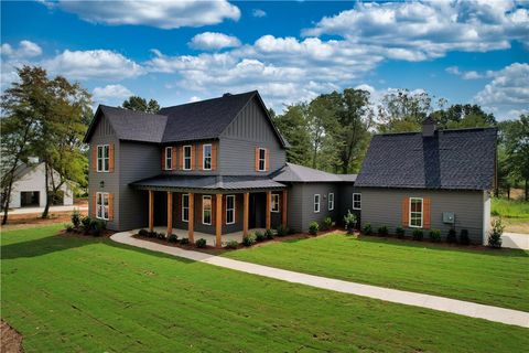 Photo of 10 HUNTERS HILL Lane, Auburn, AL 36830 (MLS # 177335)