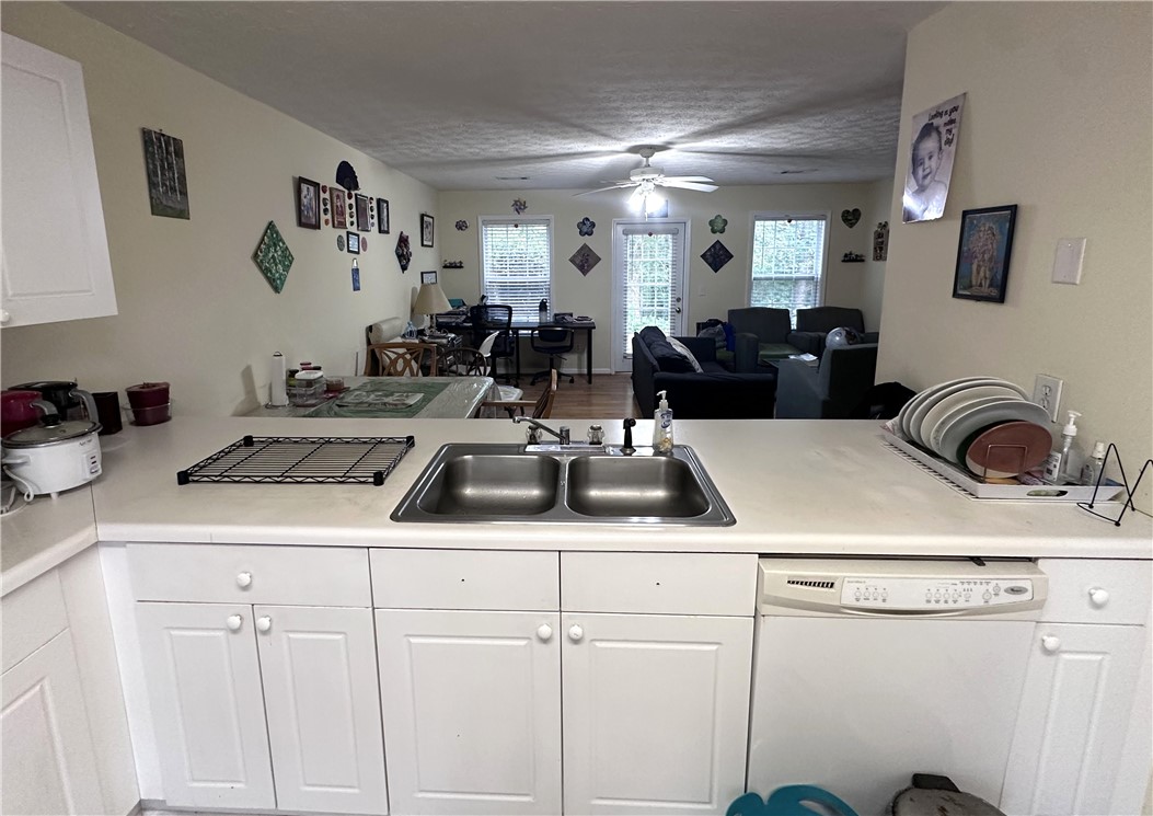 1477 N DONAHUE Drive 1308