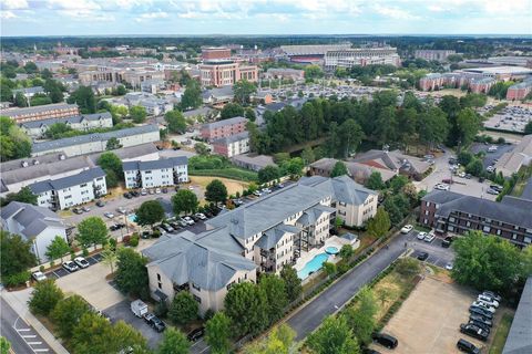 Photo of 607 W GLENN Avenue #201, Auburn, AL 36832 (MLS # 178990)