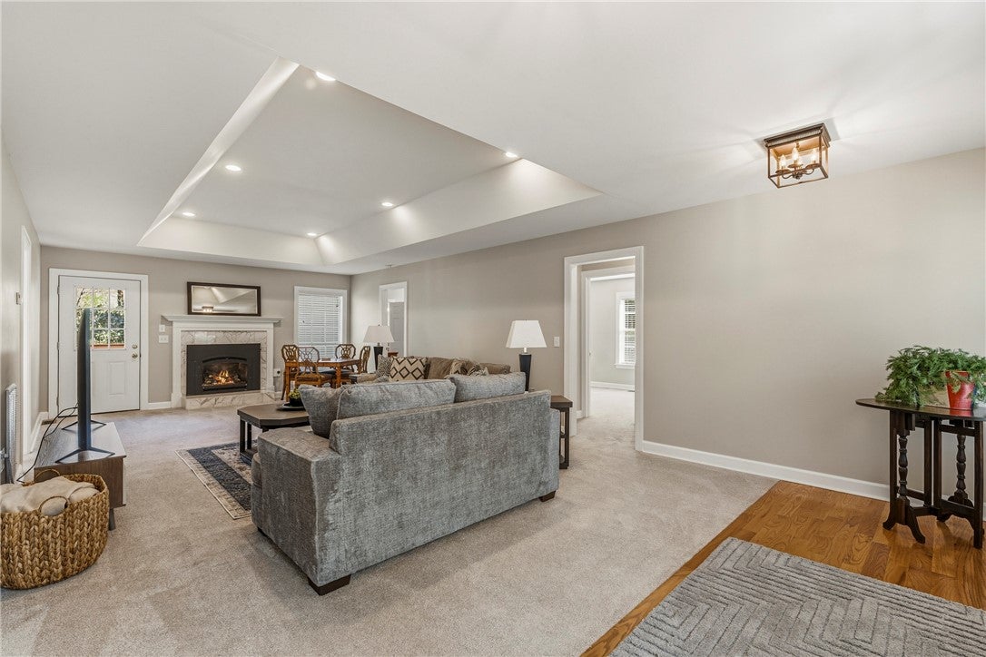677 SHERWOOD Drive