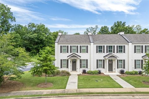 Photo of 813 TORBERT Boulevard, Opelika, AL 36801 (MLS # 180716)