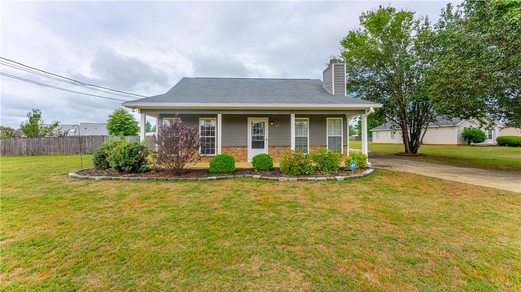 Photo of 34 Farmbrook Drive, Ft Mitchell, AL 36856 (MLS # 177328)