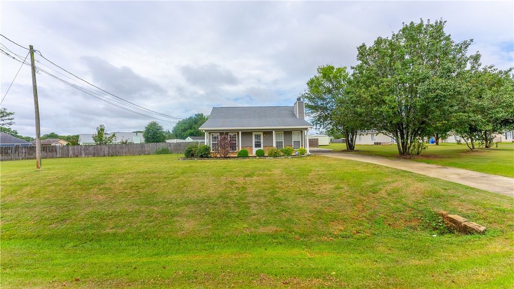 Photo of 34 Farmbrook Drive, Ft Mitchell, AL 36856 (MLS # 177328)
