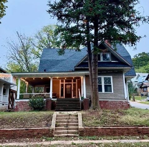 Photo of 1727 11TH Place S, Birmingham, AL 35205 (MLS # 178835)