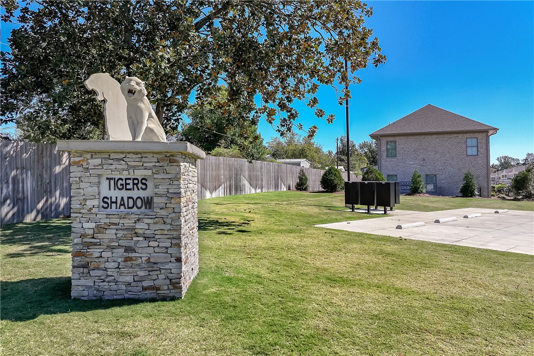 1202 TIGERS TAIL Trail