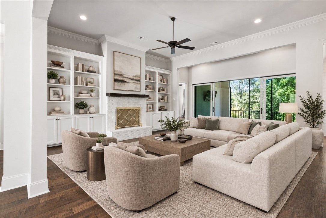 992 FAIRVIEW Drive