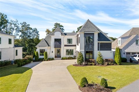 Photo of 992 FAIRVIEW Drive, Auburn, AL 36830 (MLS # 178208)
