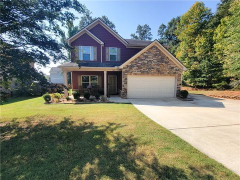 Photo of 1631 N CAMDEN Drive, Auburn, AL 36830 (MLS # 176688) Photo of 1631 N CAMDEN Drive, Auburn, AL 36830 (MLS # 176688)