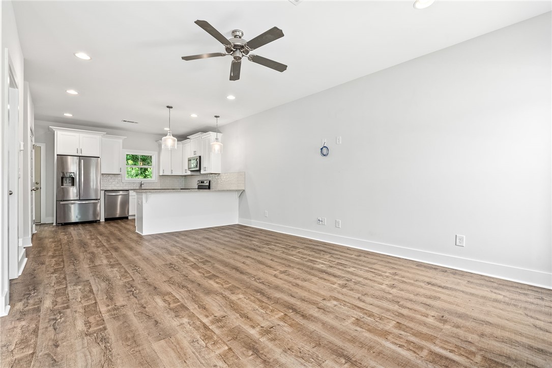 630 VILLAGE Drive 15