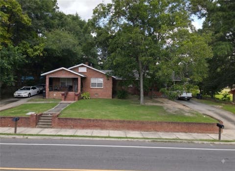 Photo of 1401 MAGNOLIA Street, Opelika, AL 36801 (MLS # 181738)
