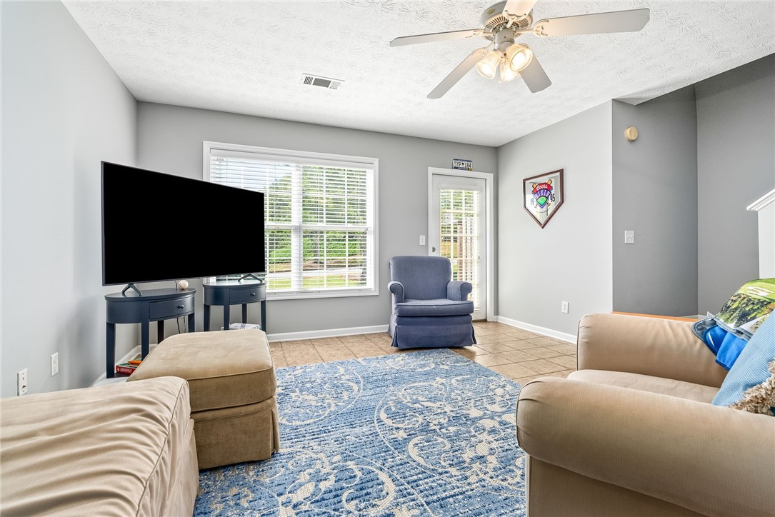 Auburn, Alabama 36830, United States, 2 Bedrooms Bedrooms, ,3 BathroomsBathrooms,Residential,Active,136718