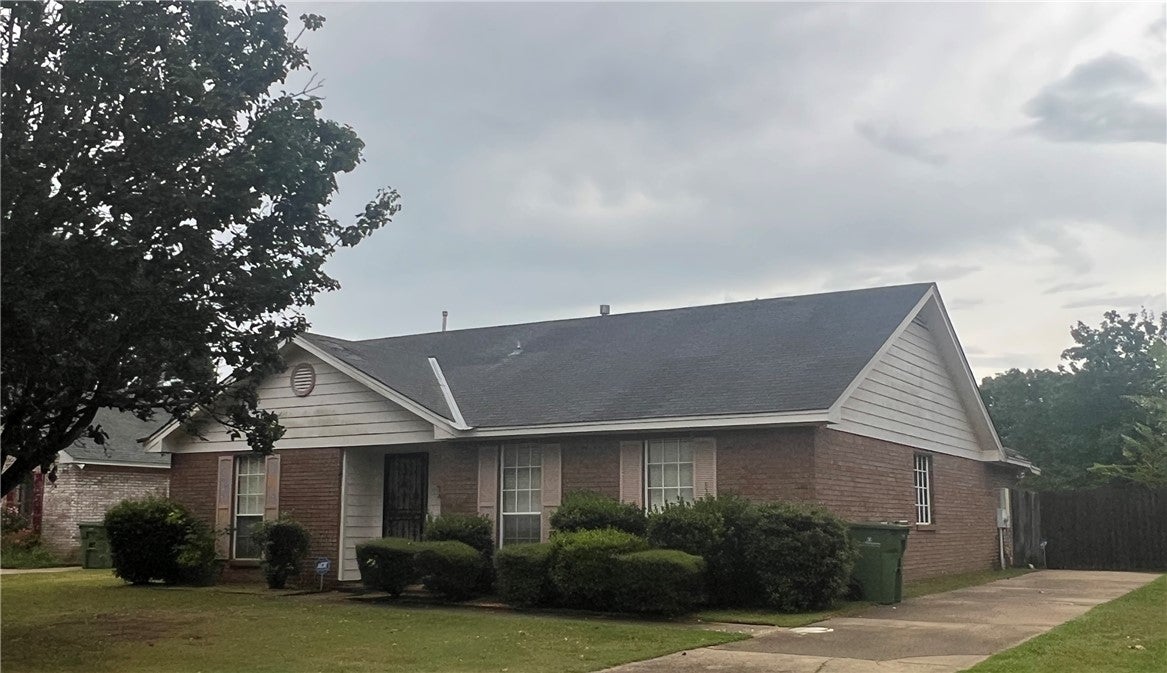 1230 WHISPERWOOD Drive - Photo 2