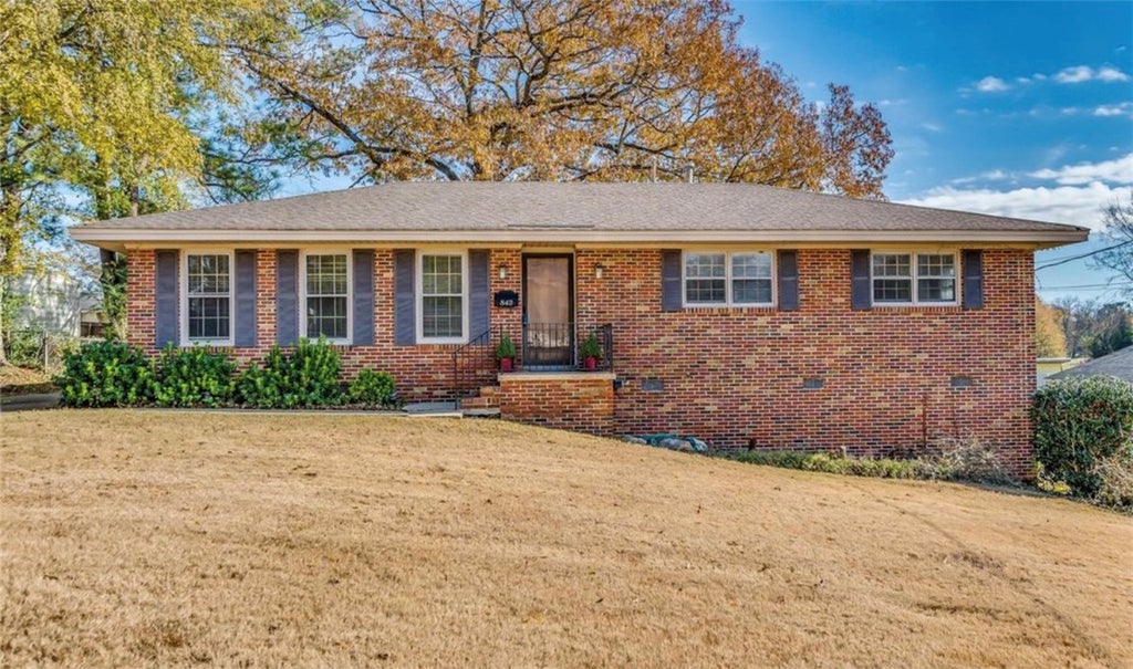Photo of 843 SIR MICHAEL Drive, Montgomery, AL 36109 (MLS # 182540)