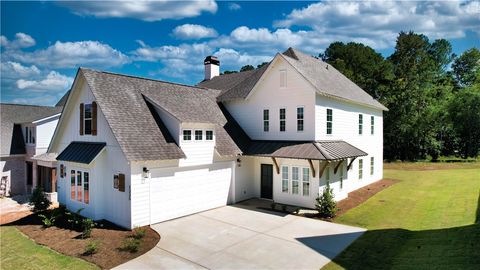 Photo of 12 HUNTERS HILL Lane, Auburn, AL 36830 (MLS # 177336)