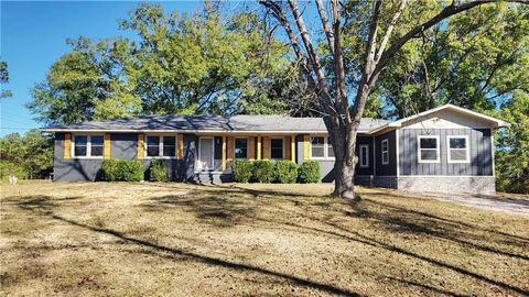 Photo of 3695 LEE ROAD 380, Valley, AL 36854 (MLS # 178754)