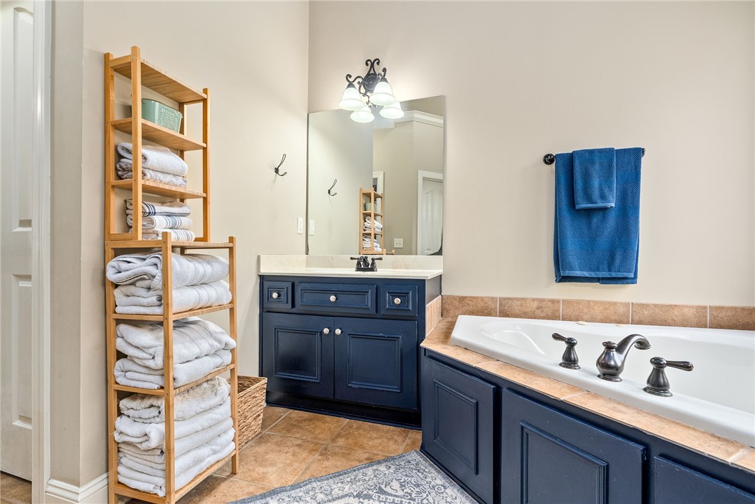 Auburn, Alabama 36830, United States, 4 Bedrooms Bedrooms, ,2 BathroomsBathrooms,Residential,Pending,91770