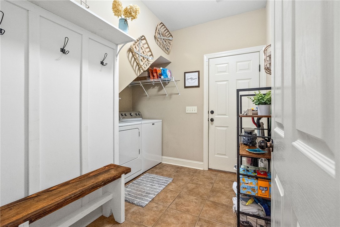 Auburn, Alabama 36830, United States, 4 Bedrooms Bedrooms, ,2 BathroomsBathrooms,Residential,Pending,91770