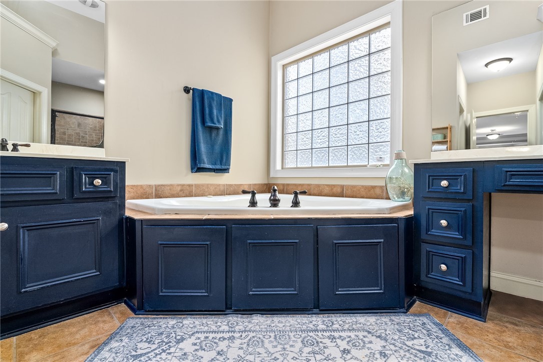 Auburn, Alabama 36830, United States, 4 Bedrooms Bedrooms, ,2 BathroomsBathrooms,Residential,Pending,91770